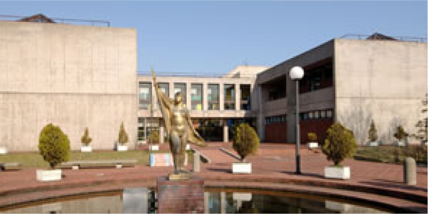 短期大学部棟本館（A棟）